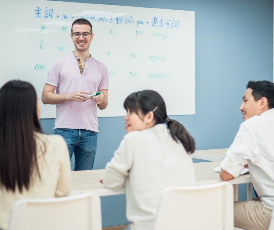 【每週一杰課】中階法文口說｜週三下午茶·邂逅自信說法語的自己